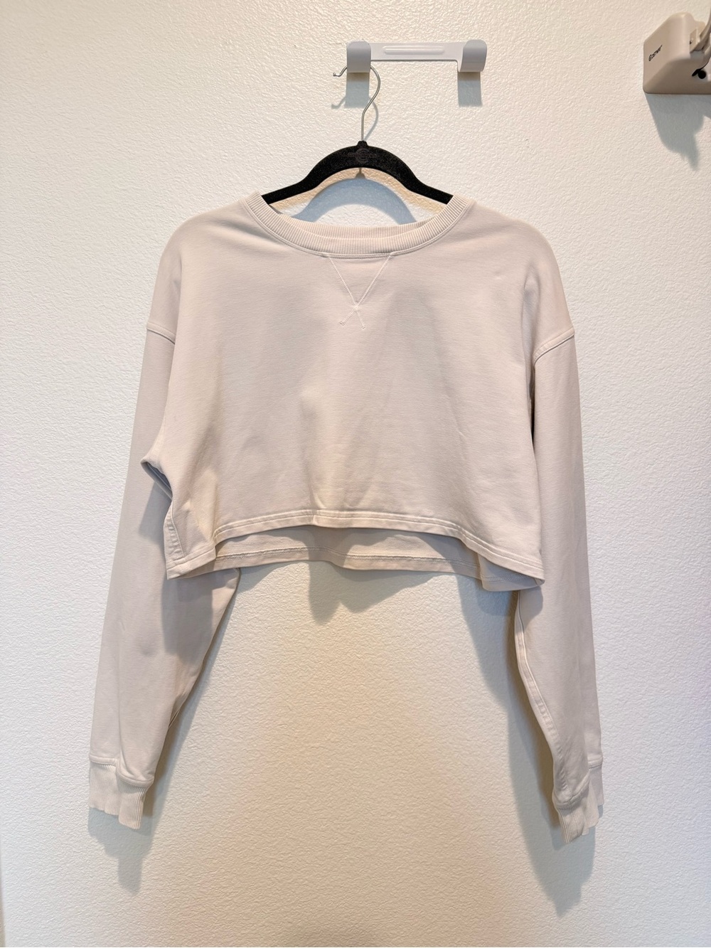 Lululemon off white long sleeve crop